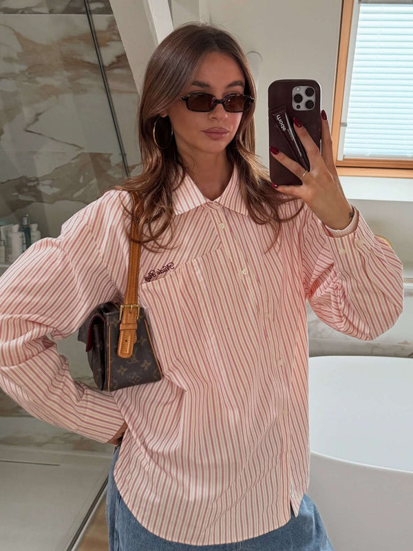 Amelia square-frame sunglasses with lightweight feel and full UV protection. Designed to flatter most face shapes and stay comfortable for daily wear. Dimensions: lenses 60×37 mm, bridge 20 mm, temples 136 mm.