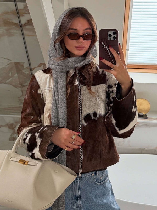 Amelia square-frame sunglasses with lightweight feel and full UV protection. Designed to flatter most face shapes and stay comfortable for daily wear. Dimensions: lenses 60×37 mm, bridge 20 mm, temples 136 mm.