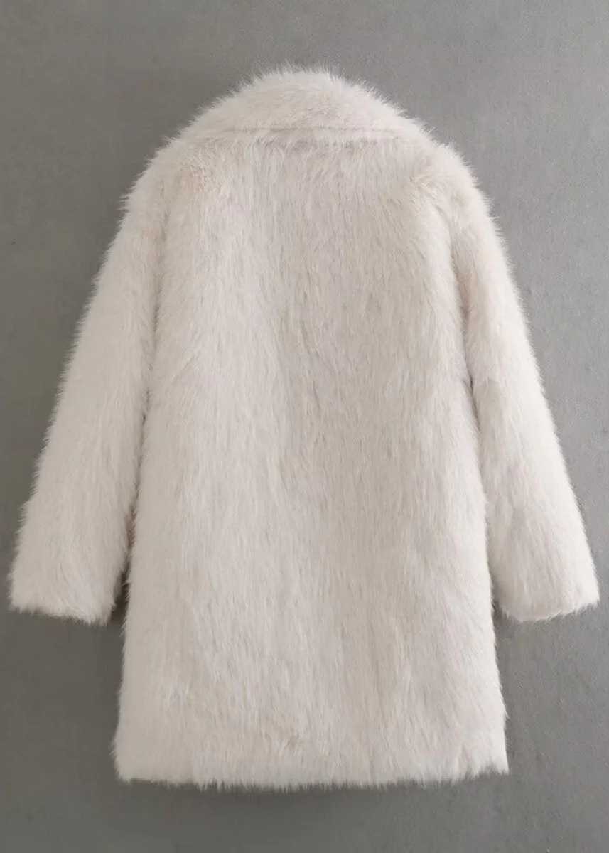Women’s off-white faux-fur coat featuring a plush exterior, smooth lining and a clean, flattering silhouette. Lightweight yet warm, it layers effortlessly over dresses, knits or casual outfits—an elegant lined winter jacket for day or night.